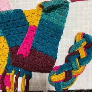 Women’s scarf with fringe and braided ear/head warmer